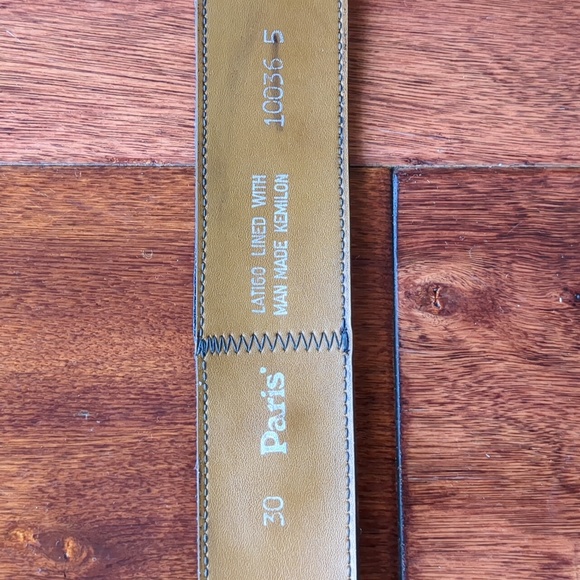 VINTAGE UNISEX "PARIS" DECORATIVE LEATHER BELT SIZE 30 - Picture 8 of 9